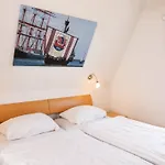 Prázdninový dům Urlaub Im Reethaus Delphin Mit Whirlpool Und Sauna By Interhome