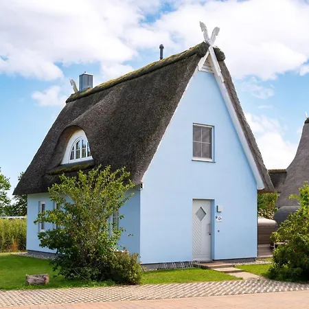 Urlaub Im Reethaus Delphin Mit Whirlpool Und Sauna By Interhome Prázdninový dům Beckerwitz