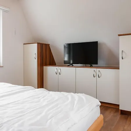 Urlaub Im Reethaus Delphin Mit Whirlpool Und Sauna By Interhome Beckerwitz
